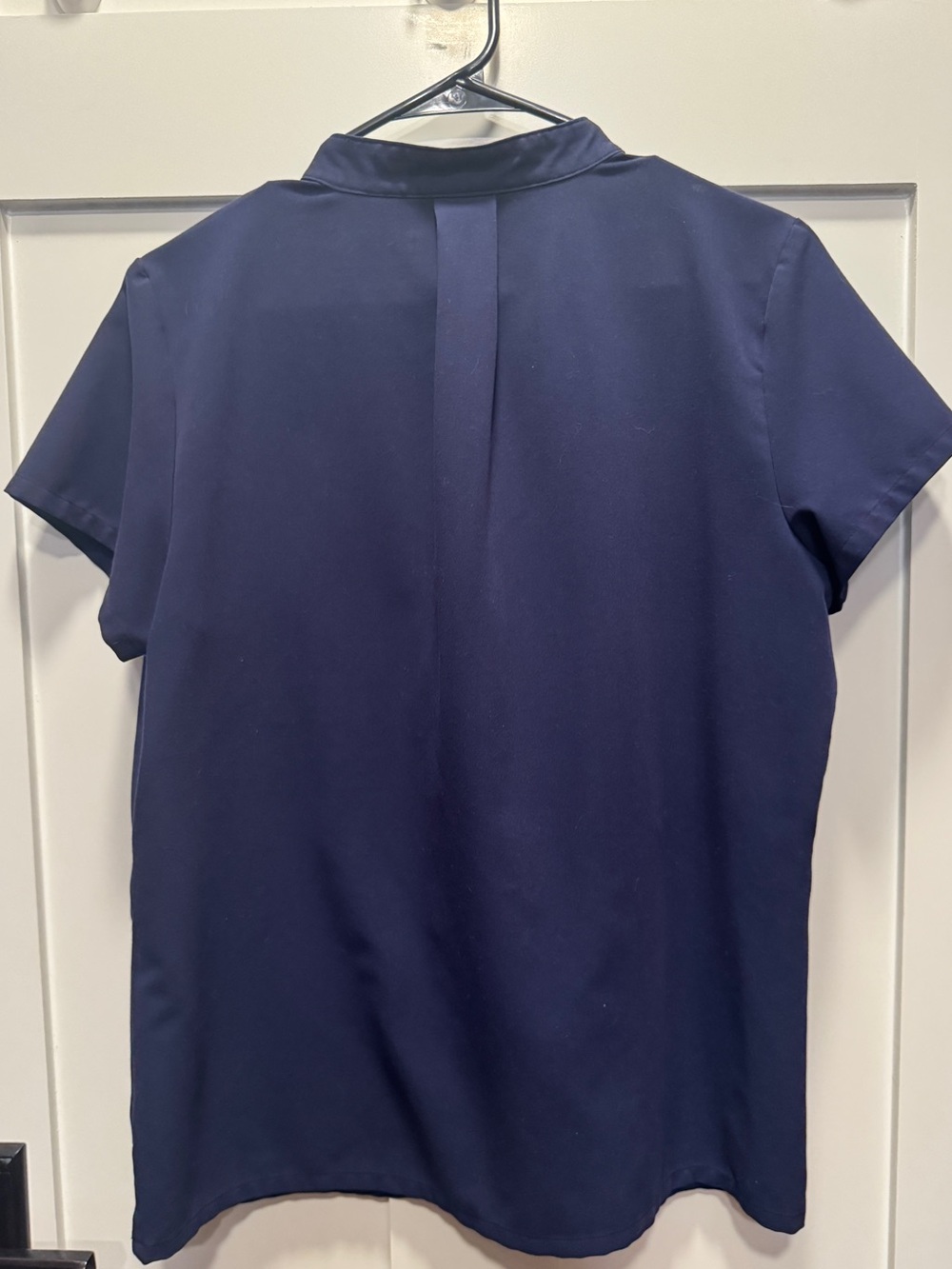 FIGS Scrubs Women’s Top Navy Size Medium - Picture 3 of 3
